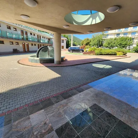 בית אירוח Kristoff Plaza Trencianske Teplice